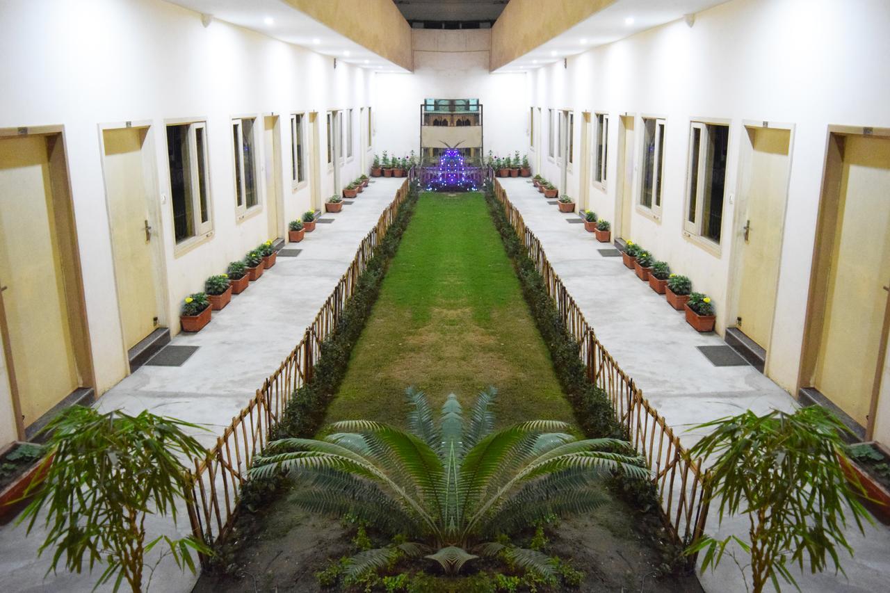 Hotel Palace Amritsar Ngoại thất bức ảnh